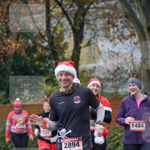 07.12.2025 - St. Pauli X-Mass-Run No. 15 Michael Burmester http://msf.ph/oto/9407967 07.12.2025 09:43:00 Laufen 15, 2894, 86, 1484 meine-sportfotos.de