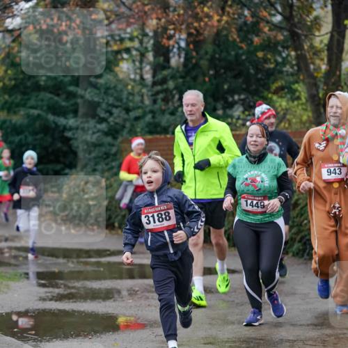 07.12.2025 - St. Pauli X-Mass-Run No. 15 Michael Burmester http://msf.ph/oto/9408054 07.12.2025 09:43:09 Laufen 943, 15, 3188, 1449 meine-sportfotos.de