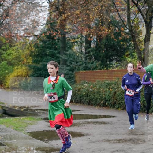 07.12.2025 - St. Pauli X-Mass-Run No. 15 Michael Burmester http://msf.ph/oto/9408123 07.12.2025 09:43:16 Laufen 963, 962 meine-sportfotos.de