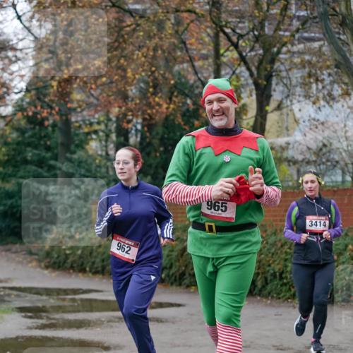 07.12.2025 - St. Pauli X-Mass-Run No. 15 Michael Burmester http://msf.ph/oto/9408145 07.12.2025 09:43:18 Laufen 962, 965, 3414 meine-sportfotos.de