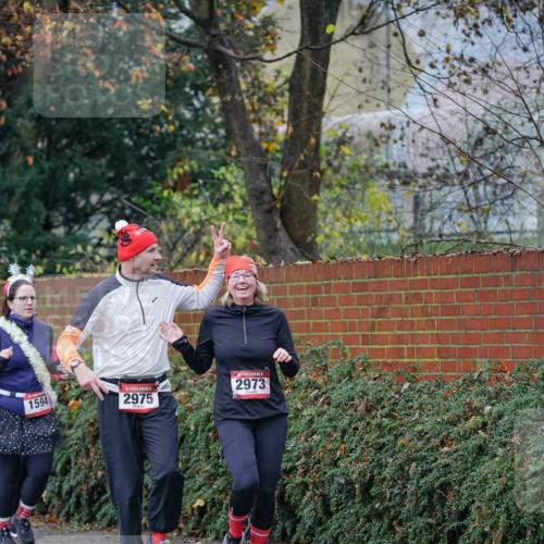 07.12.2025 - St. Pauli X-Mass-Run No. 15 Michael Burmester http://msf.ph/oto/9408187 07.12.2025 09:43:25 Laufen 1594, 2975, 2973 meine-sportfotos.de