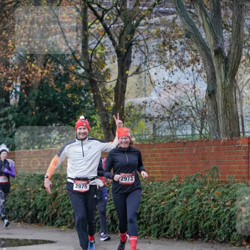 07.12.2025 - St. Pauli X-Mass-Run No. 15 Michael Burmester http://msf.ph/oto/9408199 07.12.2025 09:43:27 Laufen 382, 2975, 2973 meine-sportfotos.de