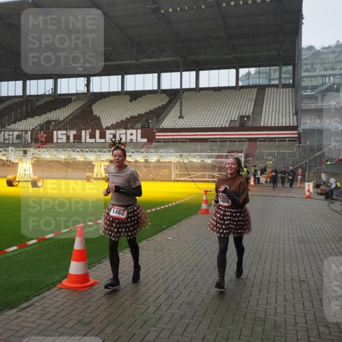 07.12.2025 - St. Pauli X-Mass-Run No. 15 Fabian Wolf http://msf.ph/oto/9408249 07.12.2025 11:06:54 Ziel 595, 1462, 1469, 1708, 4582, 4588 meine-sportfotos.de