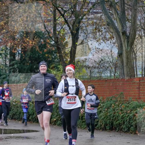 07.12.2025 - St. Pauli X-Mass-Run No. 15 Michael Burmester http://msf.ph/oto/9408280 07.12.2025 09:43:34 Laufen 3536, 2514, 2510 meine-sportfotos.de