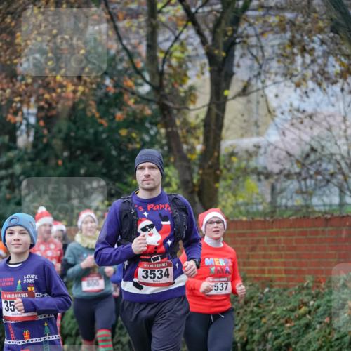 07.12.2025 - St. Pauli X-Mass-Run No. 15 Michael Burmester http://msf.ph/oto/9408321 07.12.2025 09:43:38 Laufen 2025, 15, 35, 800, 15, 3534, 537 meine-sportfotos.de