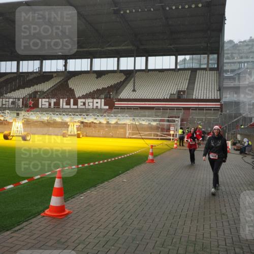 07.12.2025 - St. Pauli X-Mass-Run No. 15 Fabian Wolf http://msf.ph/oto/9408322 07.12.2025 11:07:06 Ziel 281, 688, 1469, 1634, 1666, 1751, 1861, 1862 meine-sportfotos.de