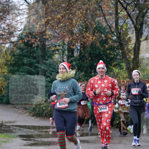 07.12.2025 - St. Pauli X-Mass-Run No. 15 Michael Burmester http://msf.ph/oto/9408349 07.12.2025 09:43:41 Laufen 800, 3944, 421, 3189 meine-sportfotos.de