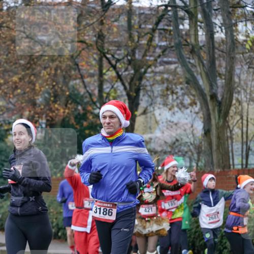 07.12.2025 - St. Pauli X-Mass-Run No. 15 Michael Burmester http://msf.ph/oto/9408370 07.12.2025 09:43:43 Laufen 15, 3186, 421, 185, 2681 meine-sportfotos.de