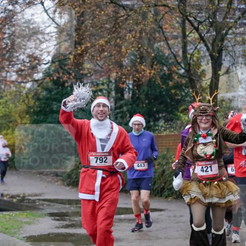 07.12.2025 - St. Pauli X-Mass-Run No. 15 Michael Burmester http://msf.ph/oto/9408391 07.12.2025 09:43:44 Laufen 5, 792, 443, 15, 421, 6 meine-sportfotos.de