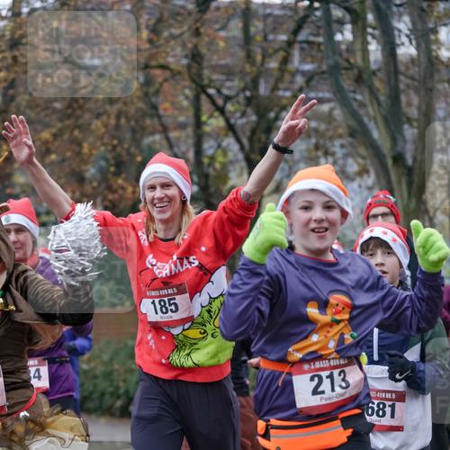 07.12.2025 - St. Pauli X-Mass-Run No. 15 Michael Burmester http://msf.ph/oto/9408402 07.12.2025 09:43:45 Laufen 4, 15, 185, 213, 15, 681 meine-sportfotos.de