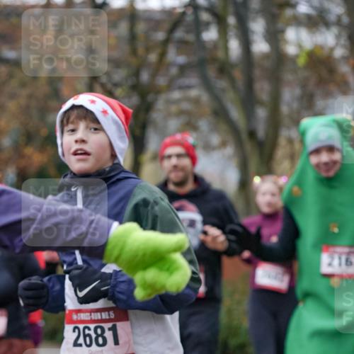 07.12.2025 - St. Pauli X-Mass-Run No. 15 Michael Burmester http://msf.ph/oto/9408414 07.12.2025 09:43:46 Laufen 5, 2681, 216 meine-sportfotos.de