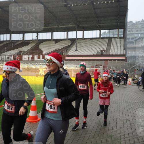 07.12.2025 - St. Pauli X-Mass-Run No. 15 Fabian Wolf http://msf.ph/oto/9408431 07.12.2025 11:07:18 Ziel 281, 342, 344, 476, 490, 591, 596, 603, 621, 622, 673, 688, 781, 1202, 1206, 1233, 1585, 1587, 1861, 1862, 2403, 5008 meine-sportfotos.de