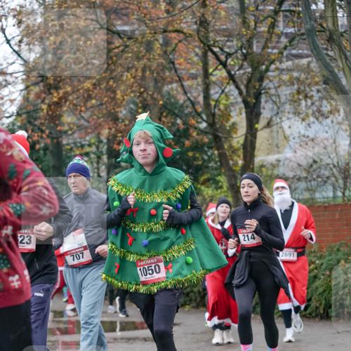 07.12.2025 - St. Pauli X-Mass-Run No. 15 Michael Burmester http://msf.ph/oto/9408516 07.12.2025 09:43:58 Laufen 15, 23, 707, 707, 15, 1050, 214, 2691 meine-sportfotos.de