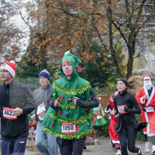 07.12.2025 - St. Pauli X-Mass-Run No. 15 Michael Burmester http://msf.ph/oto/9408522 07.12.2025 09:43:58 Laufen 4623, 707, 15, 1050, 2691 meine-sportfotos.de