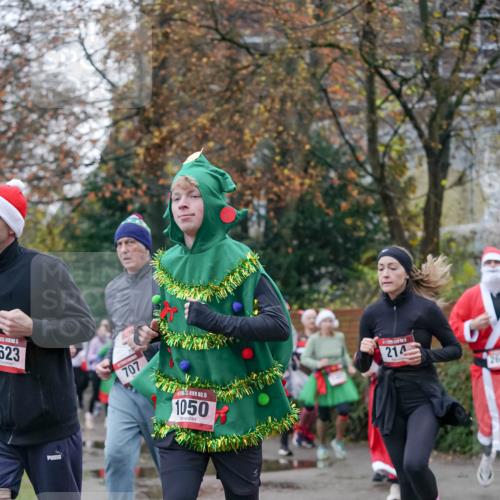 07.12.2025 - St. Pauli X-Mass-Run No. 15 Michael Burmester http://msf.ph/oto/9408525 07.12.2025 09:43:59 Laufen 5, 623, 707, 1050, 214, 26 meine-sportfotos.de