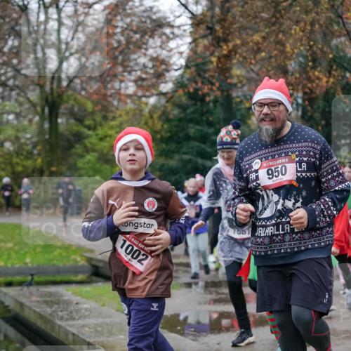 07.12.2025 - St. Pauli X-Mass-Run No. 15 Michael Burmester http://msf.ph/oto/9408573 07.12.2025 09:44:03 Laufen 1002, 15, 950, 1551 meine-sportfotos.de