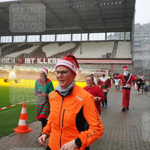 07.12.2025 - St. Pauli X-Mass-Run No. 15 Fabian Wolf http://msf.ph/oto/9408607 07.12.2025 11:07:40 Ziel 77, 273, 315, 332, 377, 389, 397, 623, 1235, 1509, 1824, 1866, 1910, 2693 meine-sportfotos.de