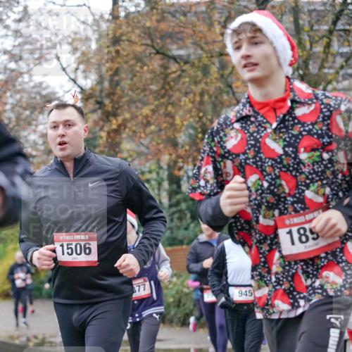 07.12.2025 - St. Pauli X-Mass-Run No. 15 Michael Burmester http://msf.ph/oto/9408630 07.12.2025 09:44:10 Laufen 15, 1506, 377, 945, 185 meine-sportfotos.de