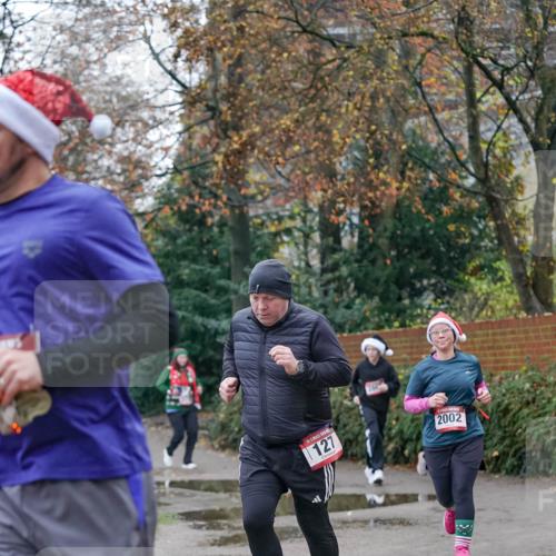 07.12.2025 - St. Pauli X-Mass-Run No. 15 Michael Burmester http://msf.ph/oto/9408657 07.12.2025 09:44:14 Laufen 127, 2002 meine-sportfotos.de