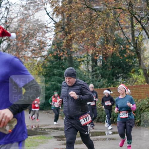 07.12.2025 - St. Pauli X-Mass-Run No. 15 Michael Burmester http://msf.ph/oto/9408660 07.12.2025 09:44:14 Laufen 127, 2002 meine-sportfotos.de