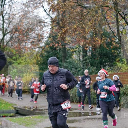 07.12.2025 - St. Pauli X-Mass-Run No. 15 Michael Burmester http://msf.ph/oto/9408666 07.12.2025 09:44:14 Laufen 127, 2002 meine-sportfotos.de