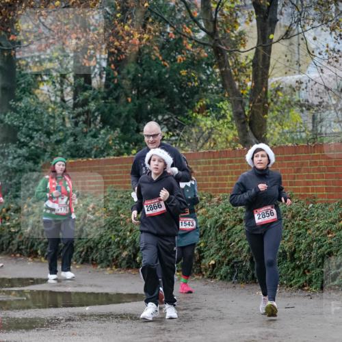 07.12.2025 - St. Pauli X-Mass-Run No. 15 Michael Burmester http://msf.ph/oto/9408678 07.12.2025 09:44:16 Laufen 176, 2866, 1543, 2856 meine-sportfotos.de