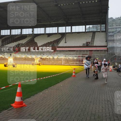 07.12.2025 - St. Pauli X-Mass-Run No. 15 Fabian Wolf http://msf.ph/oto/9408680 07.12.2025 11:07:45 Ziel 77, 271, 273, 315, 332, 377, 389, 397, 623, 1235, 1378, 1382, 1383, 1439, 1441, 1509, 1812, 1824, 1866, 1910, 2693 meine-sportfotos.de