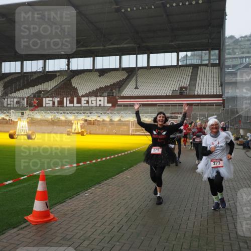 07.12.2025 - St. Pauli X-Mass-Run No. 15 Fabian Wolf http://msf.ph/oto/9408709 07.12.2025 11:07:49 Ziel 77, 271, 273, 286, 293, 332, 377, 389, 397, 623, 1107, 1235, 1378, 1381, 1382, 1383, 1439, 1441, 1460, 1509, 1812, 1824, 1866, 1910, 2693 meine-sportfotos.de
