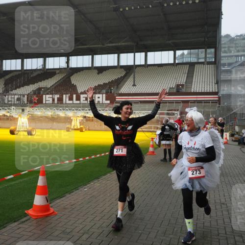 07.12.2025 - St. Pauli X-Mass-Run No. 15 Fabian Wolf http://msf.ph/oto/9408719 07.12.2025 11:07:49 Ziel 77, 271, 273, 286, 293, 332, 377, 389, 397, 623, 1107, 1235, 1378, 1381, 1382, 1383, 1439, 1441, 1460, 1509, 1812, 1824, 1866, 1910, 2693 meine-sportfotos.de