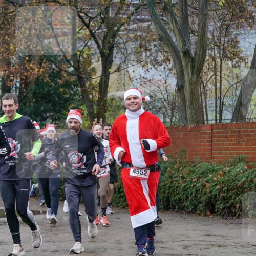 07.12.2025 - St. Pauli X-Mass-Run No. 15 Michael Burmester http://msf.ph/oto/9408905 07.12.2025 09:44:38 Laufen 4556, 4552 meine-sportfotos.de