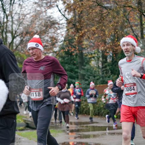 07.12.2025 - St. Pauli X-Mass-Run No. 15 Michael Burmester http://msf.ph/oto/9408944 07.12.2025 09:44:43 Laufen 1118, 3084 meine-sportfotos.de
