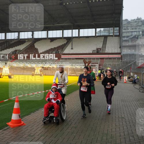 07.12.2025 - St. Pauli X-Mass-Run No. 15 Fabian Wolf http://msf.ph/oto/9408973 07.12.2025 11:08:08 Ziel 629, 635, 653, 772, 774, 1107, 1123, 1129, 1226, 1230, 1249, 1342, 1355, 1520, 1525, 1559, 1560, 1596, 1809, 1810, 4798, 4815 meine-sportfotos.de