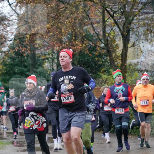 07.12.2025 - St. Pauli X-Mass-Run No. 15 Michael Burmester http://msf.ph/oto/9408989 07.12.2025 09:44:48 Laufen 1929, 71, 15, 1397, 3970, 3859, 713 meine-sportfotos.de