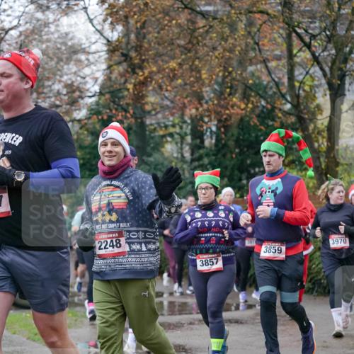 07.12.2025 - St. Pauli X-Mass-Run No. 15 Michael Burmester http://msf.ph/oto/9409001 07.12.2025 09:44:49 Laufen 1929, 15, 2248, 3857, 381, 3970, 3859 meine-sportfotos.de