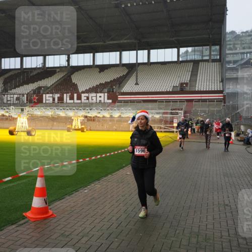 07.12.2025 - St. Pauli X-Mass-Run No. 15 Fabian Wolf http://msf.ph/oto/9409032 07.12.2025 11:08:13 Ziel 100, 629, 635, 653, 1078, 1170, 1226, 1230, 1249, 1342, 1355, 1520, 1525, 1559, 1560, 1596, 1809, 1810, 4798, 4815 meine-sportfotos.de