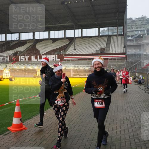 07.12.2025 - St. Pauli X-Mass-Run No. 15 Fabian Wolf http://msf.ph/oto/9409098 07.12.2025 11:08:18 Ziel 100, 396, 446, 629, 635, 758, 1078, 1170, 1559, 1560, 1596, 1706 meine-sportfotos.de