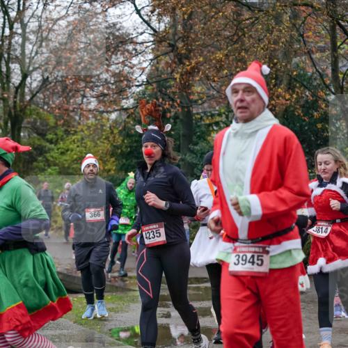 07.12.2025 - St. Pauli X-Mass-Run No. 15 Michael Burmester http://msf.ph/oto/9409126 07.12.2025 09:45:06 Laufen 366, 93, 4235, 3945, 3814 meine-sportfotos.de