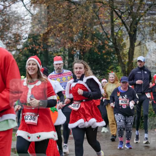 07.12.2025 - St. Pauli X-Mass-Run No. 15 Michael Burmester http://msf.ph/oto/9409132 07.12.2025 09:45:07 Laufen 4236, 3814, 14, 670 meine-sportfotos.de