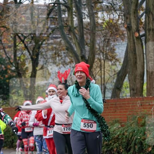 07.12.2025 - St. Pauli X-Mass-Run No. 15 Michael Burmester http://msf.ph/oto/9409191 07.12.2025 09:45:12 Laufen 699, 419, 178, 15, 550 meine-sportfotos.de