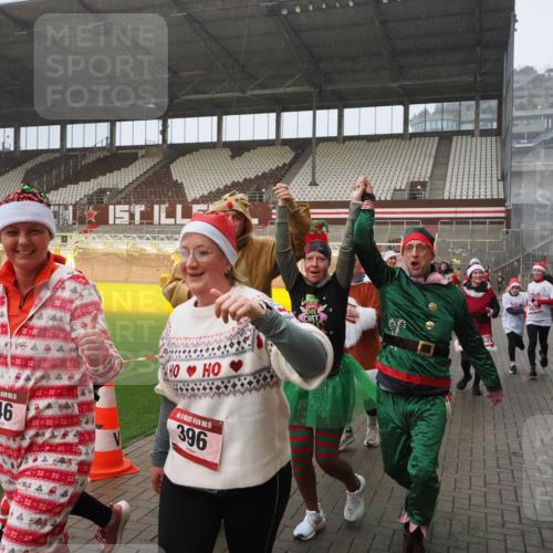 07.12.2025 - St. Pauli X-Mass-Run No. 15 Fabian Wolf http://msf.ph/oto/9409226 07.12.2025 11:08:31 Ziel 152, 155, 166, 396, 446, 758, 784, 1078, 1170, 1184, 1424, 1491, 1625, 1706, 2259, 2893, 4584, 4819, 4830 meine-sportfotos.de