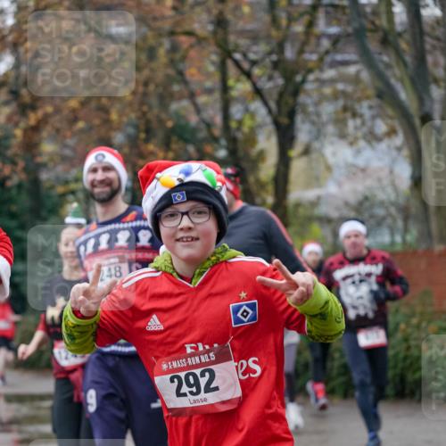 07.12.2025 - St. Pauli X-Mass-Run No. 15 Michael Burmester http://msf.ph/oto/9409244 07.12.2025 09:45:17 Laufen 1122, 248, 15, 292 meine-sportfotos.de