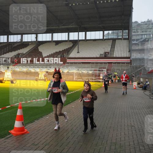 07.12.2025 - St. Pauli X-Mass-Run No. 15 Fabian Wolf http://msf.ph/oto/9409298 07.12.2025 11:08:42 Ziel 1184, 1412, xxxx, 1424, 1464, 1491, 1625, 2259, 2893, 4471, 4584, 4819, 4830 meine-sportfotos.de