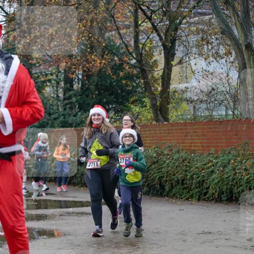 07.12.2025 - St. Pauli X-Mass-Run No. 15 Michael Burmester http://msf.ph/oto/9409430 07.12.2025 09:45:38 Laufen 27, 2711 meine-sportfotos.de
