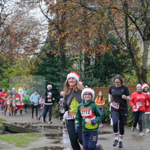 07.12.2025 - St. Pauli X-Mass-Run No. 15 Michael Burmester http://msf.ph/oto/9409436 07.12.2025 09:45:39 Laufen 2711, 2712, 15, 3354, 1571 meine-sportfotos.de
