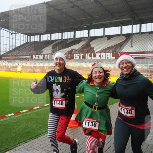 07.12.2025 - St. Pauli X-Mass-Run No. 15 Fabian Wolf http://msf.ph/oto/9409498 07.12.2025 11:09:09 Ziel 44, 51, 335, 338, 341, 495, 496, 558, 619, 1136, 1138, 1140, 1205, 1211, 1260, 1502, 1511, 1574 meine-sportfotos.de