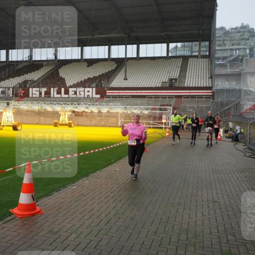 07.12.2025 - St. Pauli X-Mass-Run No. 15 Fabian Wolf http://msf.ph/oto/9409516 07.12.2025 11:09:11 Ziel 44, 51, 335, 338, 341, 495, 496, 558, 619, 1110, 1136, 1138, 1140, 1205, 1211, 1260, 1574 meine-sportfotos.de