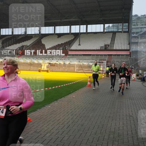 07.12.2025 - St. Pauli X-Mass-Run No. 15 Fabian Wolf http://msf.ph/oto/9409535 07.12.2025 11:09:14 Ziel 44, 51, 495, 496, 558, 619, 1110, 1136, 1138, 1140, 1205, 1211, 1260, 1574 meine-sportfotos.de
