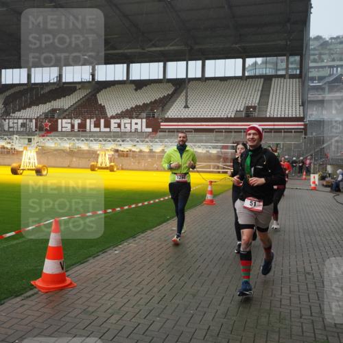 07.12.2025 - St. Pauli X-Mass-Run No. 15 Fabian Wolf http://msf.ph/oto/9409538 07.12.2025 11:09:15 Ziel 44, 51, 495, 496, 558, 1110, 1136, 1138, 1140, 1260, 1574 meine-sportfotos.de