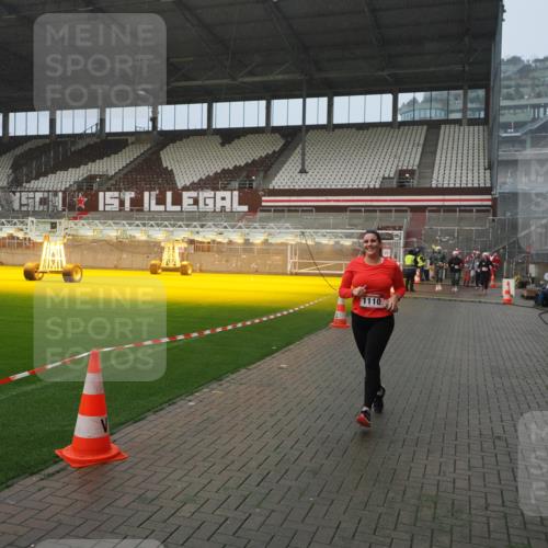 07.12.2025 - St. Pauli X-Mass-Run No. 15 Fabian Wolf http://msf.ph/oto/9409586 07.12.2025 11:09:20 Ziel 44, 51, 558, 1110, 1260, 1463, 1477, 1574, 1641 meine-sportfotos.de