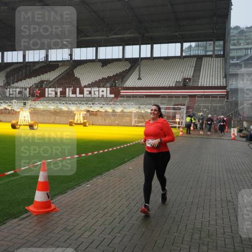 07.12.2025 - St. Pauli X-Mass-Run No. 15 Fabian Wolf http://msf.ph/oto/9409592 07.12.2025 11:09:20 Ziel 44, 51, 558, 1110, 1260, 1463, 1477, 1574, 1641 meine-sportfotos.de